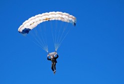 多米体育APP-杜兰特回归赛场，战术调整首场状态亮眼，公牛观众沸腾！