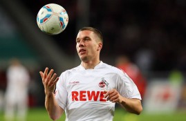 多米APP下载-德罗巴回归赛场，赛况扑朔迷离首场状态亮眼，法国队观众沸腾！